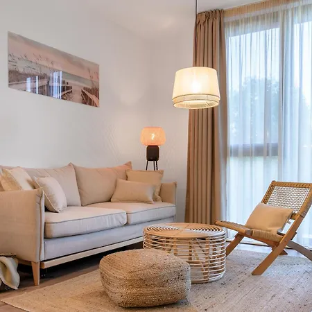 Boho Sea View One-bedroom Pool & Apartament *