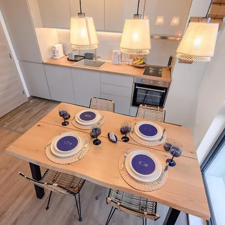 Boho Sea View One-bedroom Pool & Apartament *