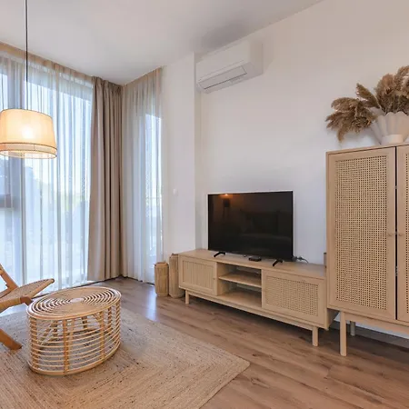 Boho Sea View One-bedroom Pool & Apartament Sf. Constantin și Elena