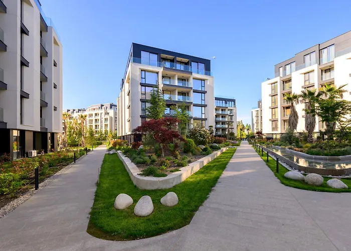 Boho Sea View One-bedroom Pool & セインツ・コンスタンティン＆ヘレナ