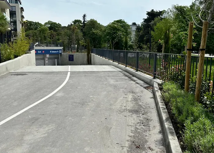 Boho Sea View One-bedroom Pool & アパート セインツ・コンスタンティン＆ヘレナ